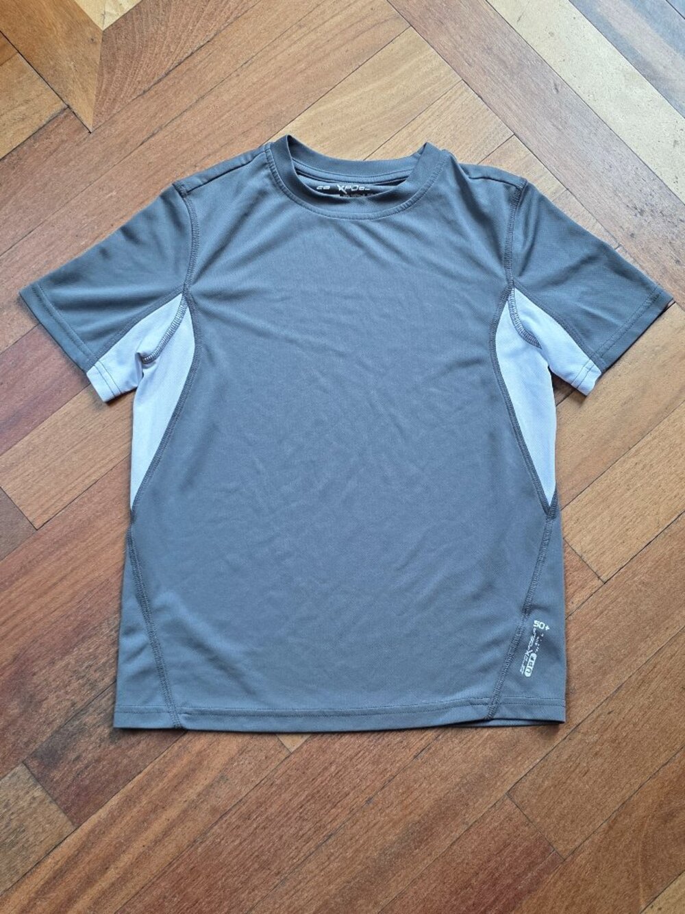 ZeroXposur Kids Gray Swim Rashguard Size M 10/12